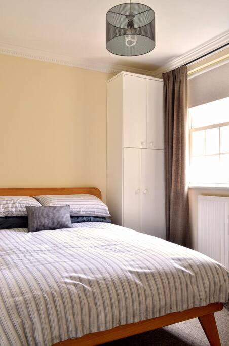バース**Spotless, Bright 2 Double Bed, Period Features**アパートメント エクステリア 写真
